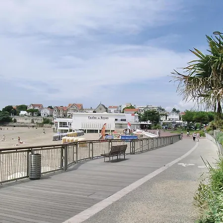 1 Bedroom Awesome In Royan