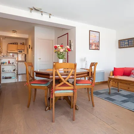 Awesome Apartment In Royan With Wifi Apartment *