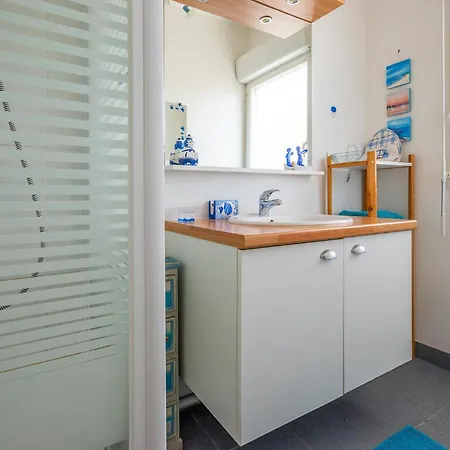 Apartment 1 Bedroom Awesome In Royan