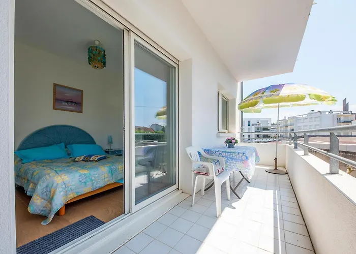 1 Bedroom Awesome In Lejlighed Royan