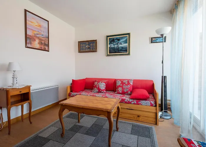 1 Bedroom Awesome In Lejlighed Royan